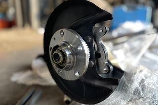 Takhle probíhala výměna zadní nápravy na Škodě Octavia 1 - Portál řidiče